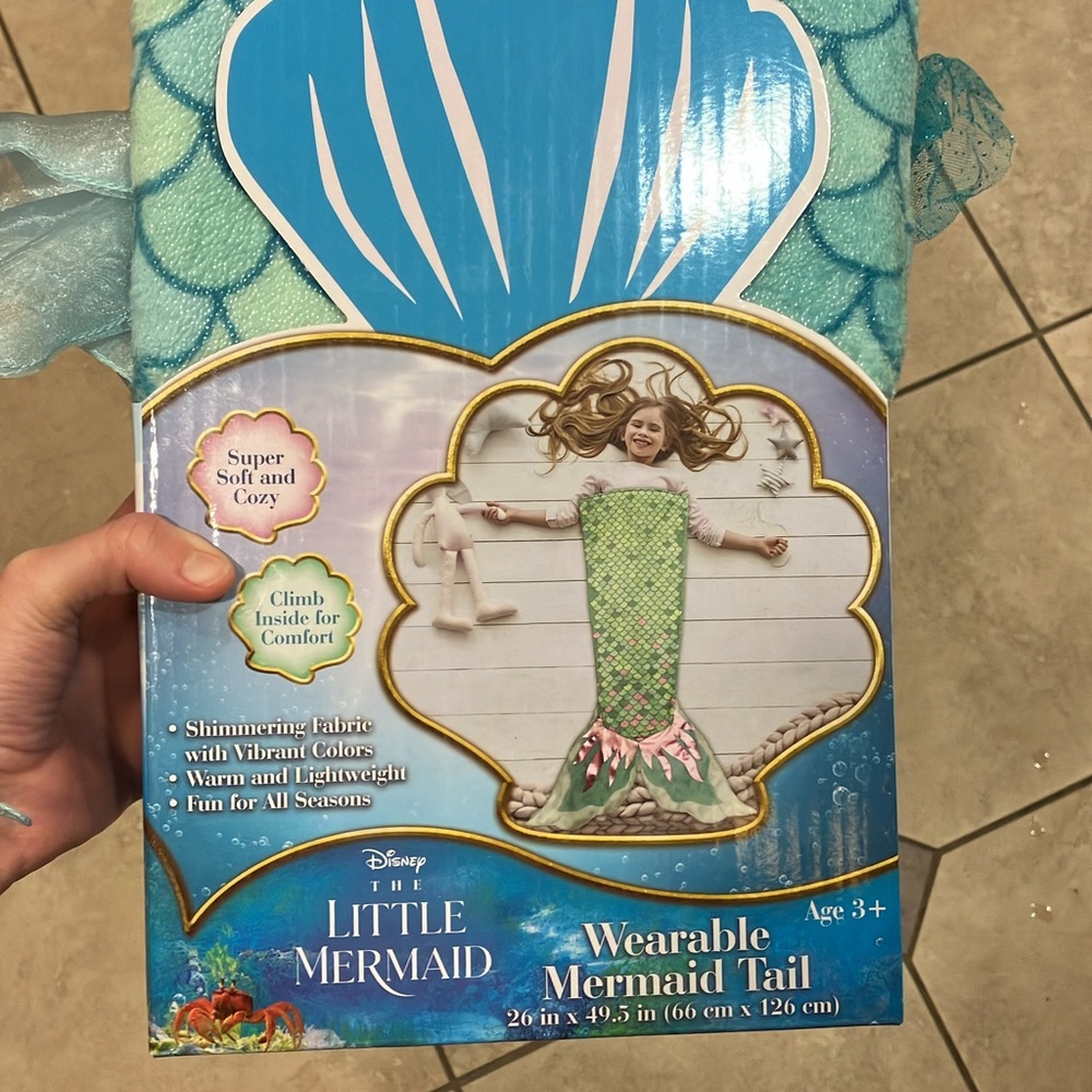The little Mermaid Tail Kids Blanket - Picture 3 of 4